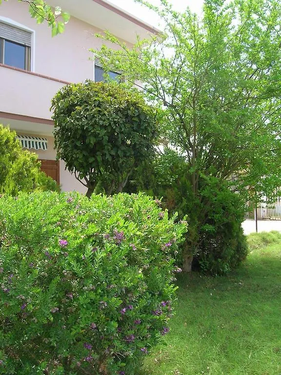 בית נופש פלומיני די קווארטו Casa Vacanza Sa Ferula