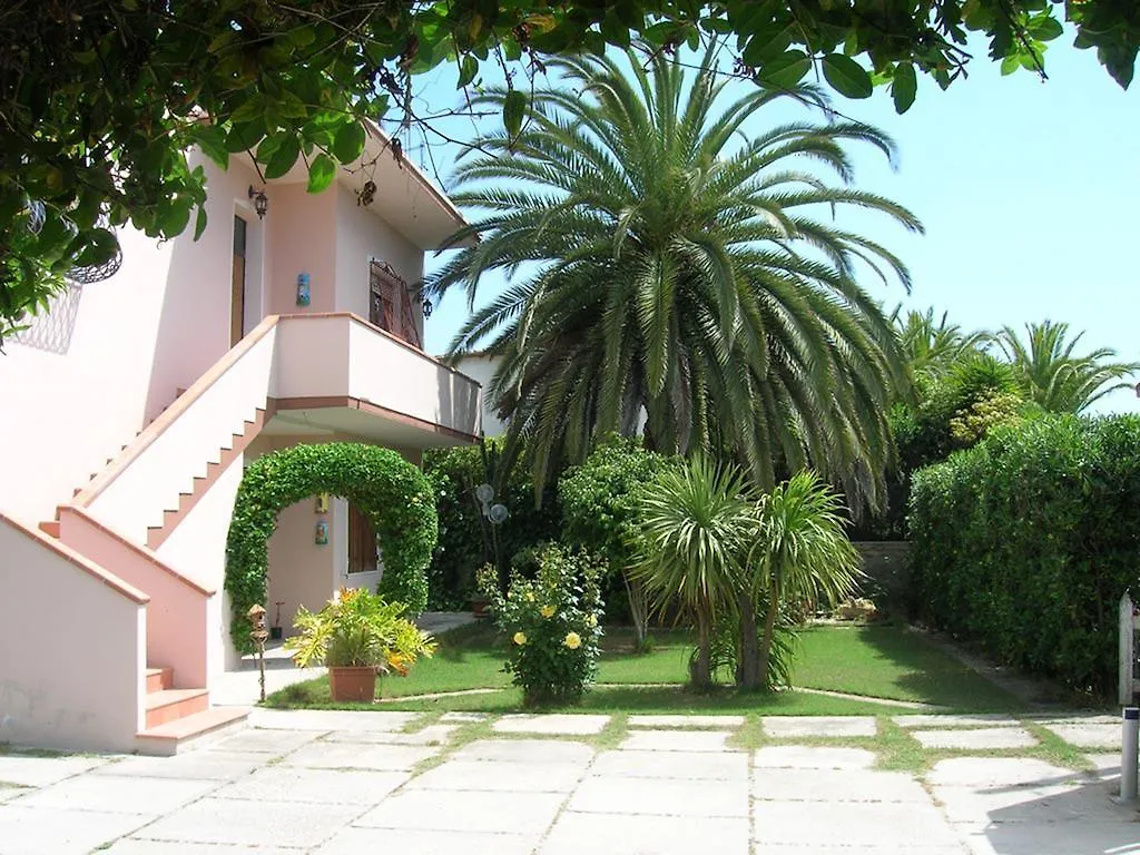 בית נופש פלומיני די קווארטו Casa Vacanza Sa Ferula איטליה